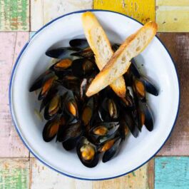 COZZE IN WHITE WINE SAUCE